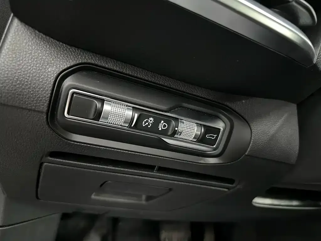 Geely Haoyue L 2024 из CN, фото 9