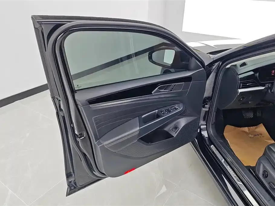 Volkswagen Passat 2022 из CN, фото 5