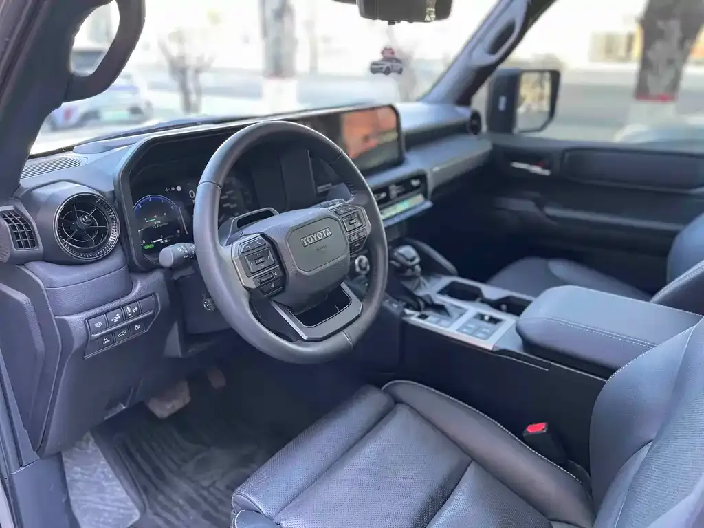 Toyota Prado 2025 из CN, фото 2