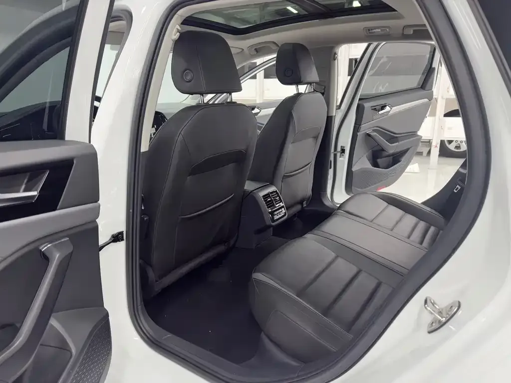 Volkswagen Sagitar 2022 из CN, фото 7