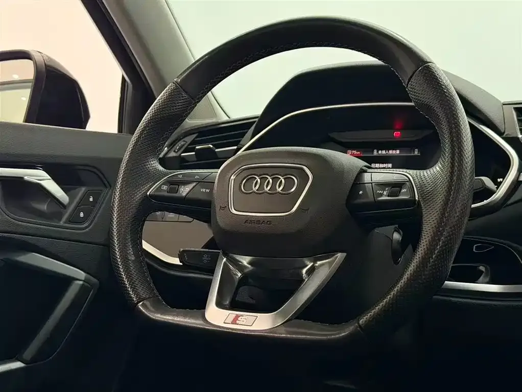 Audi Q3 Sportback 2022 из CN, фото 7