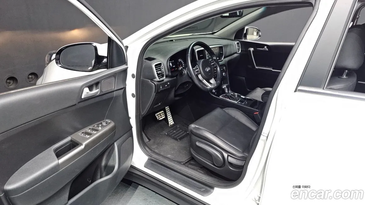 Kia Sportage — фото 10