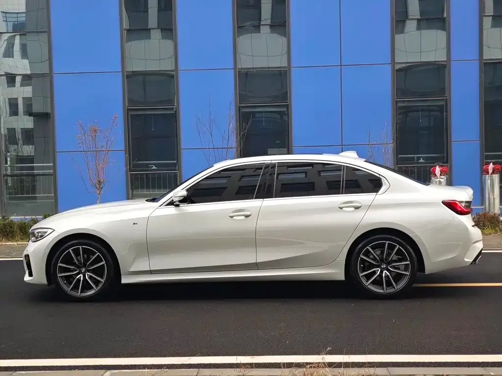 BMW 3 Series 2022 из CN, фото 9