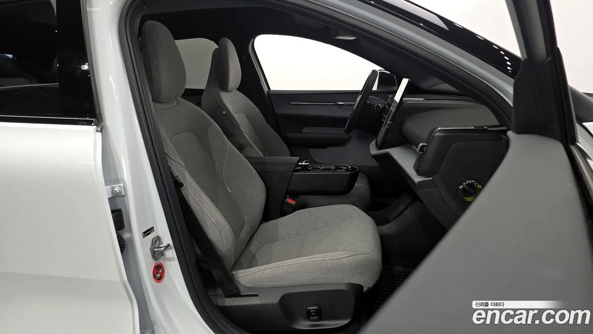 Volvo EX30 2025 из KR, фото 5