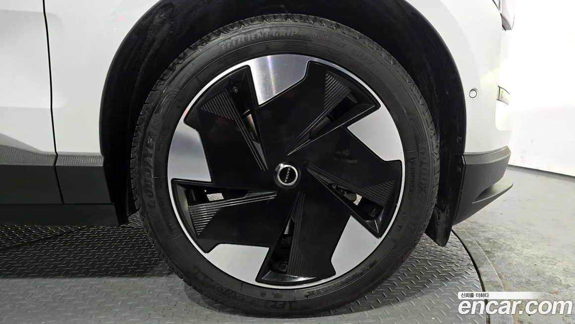 Volvo EX30 2025 из KR, фото 9