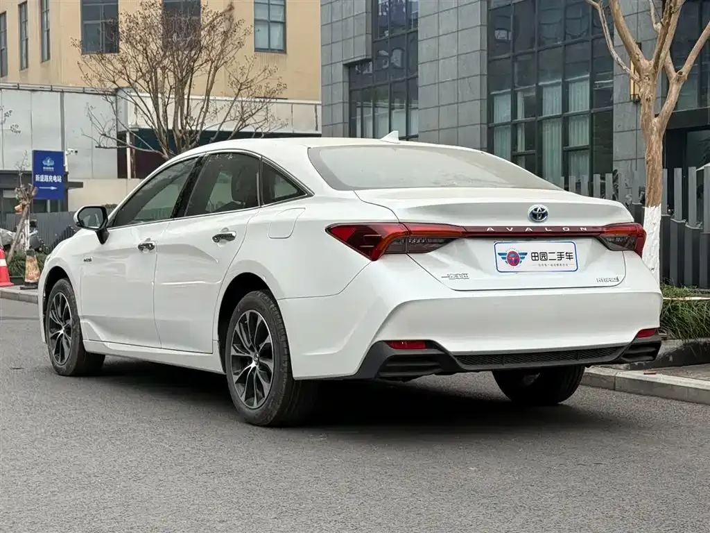 Toyota Avalon — фото 10