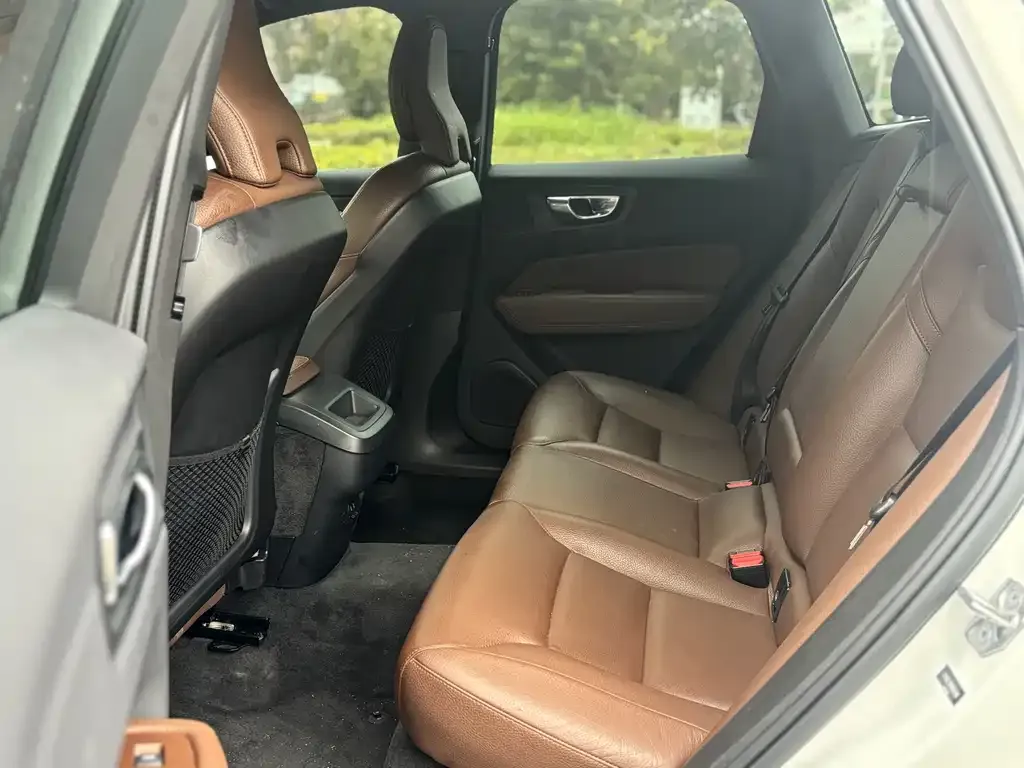 Volvo XC60 2022 из CN, фото 4