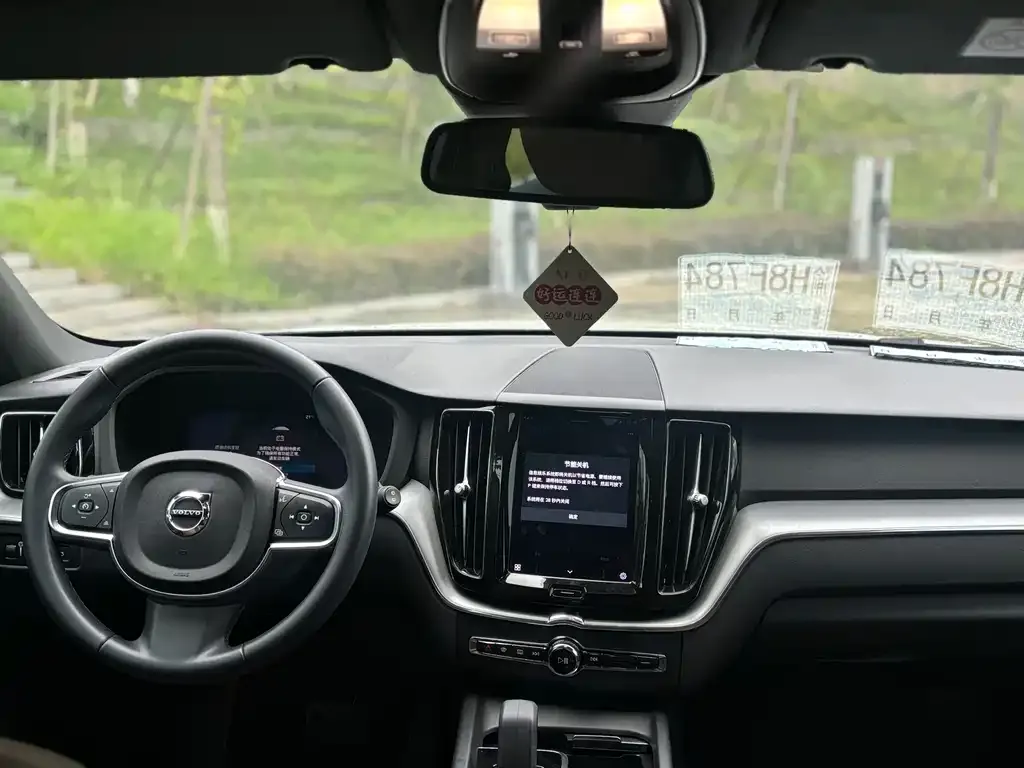 Volvo XC60 2022 из CN, фото 2