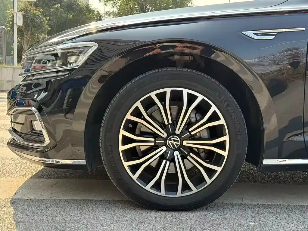 Volkswagen Phideon — фото 4