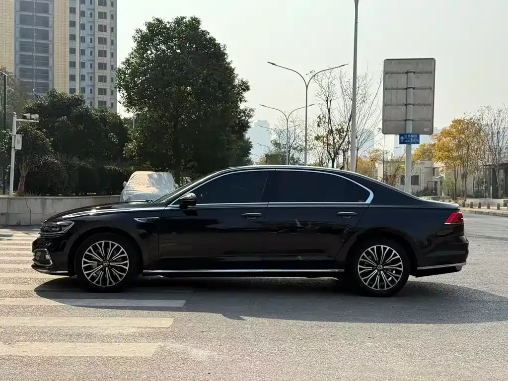 Volkswagen Phideon — фото 9
