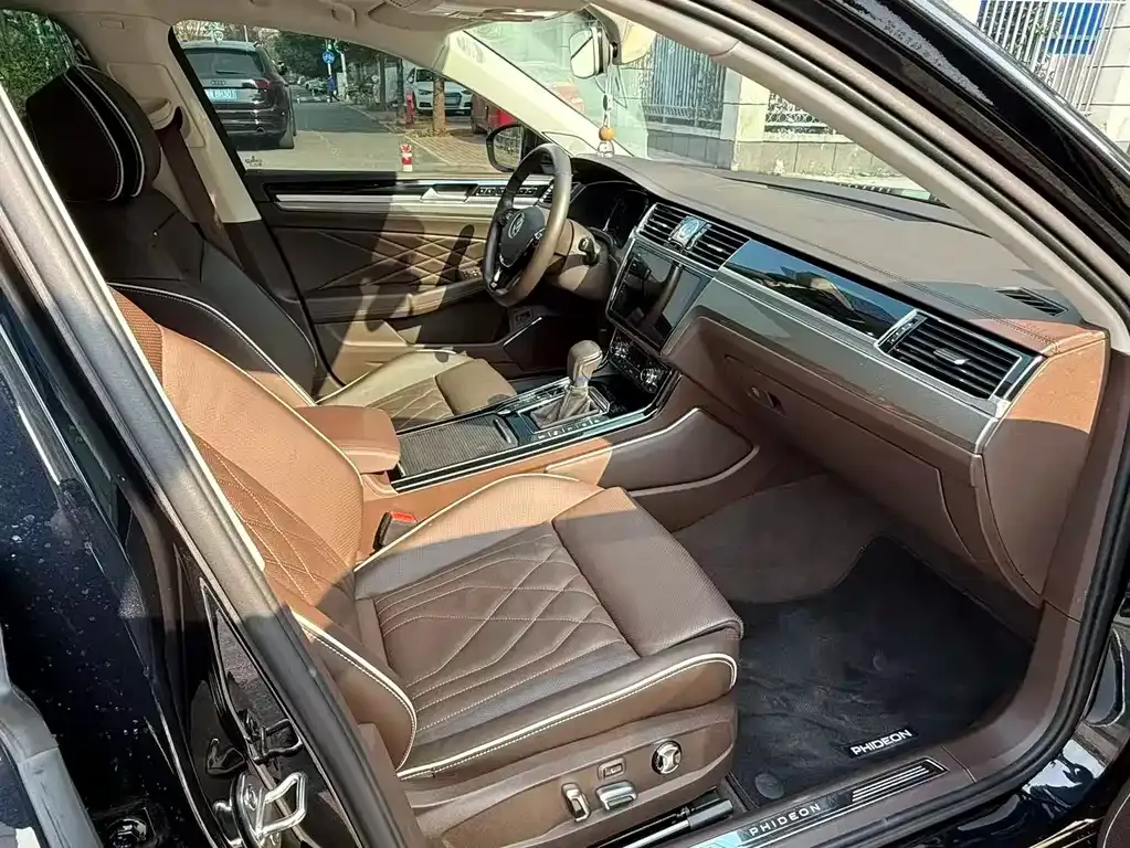 Volkswagen Phideon — фото 6