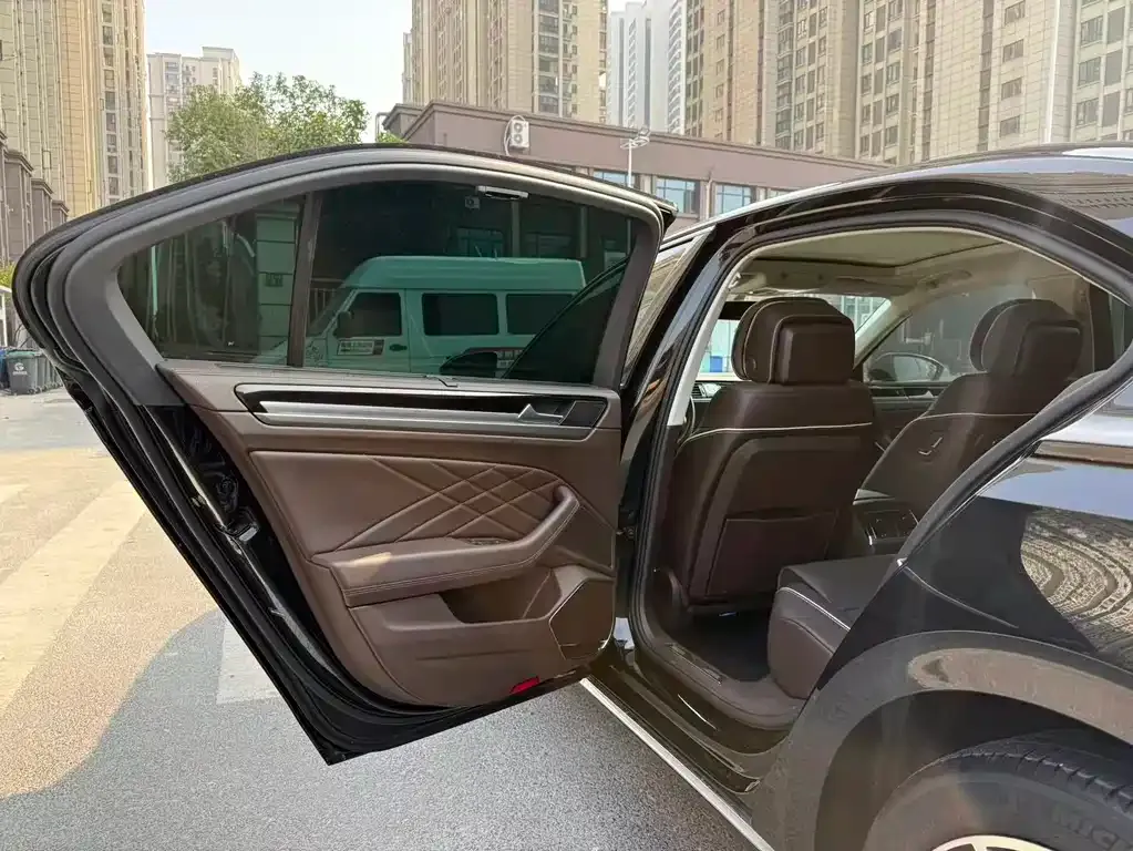 Volkswagen Phideon — фото 3