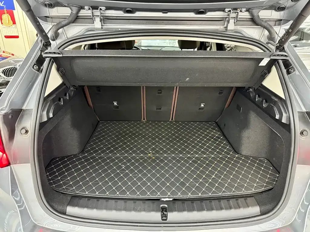BMW iX1 2024 из CN, фото 10
