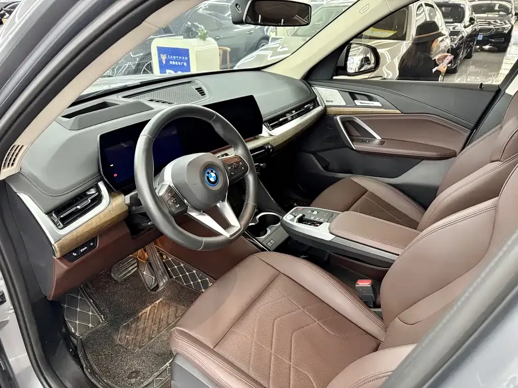 BMW iX1 2024 из CN, фото 6
