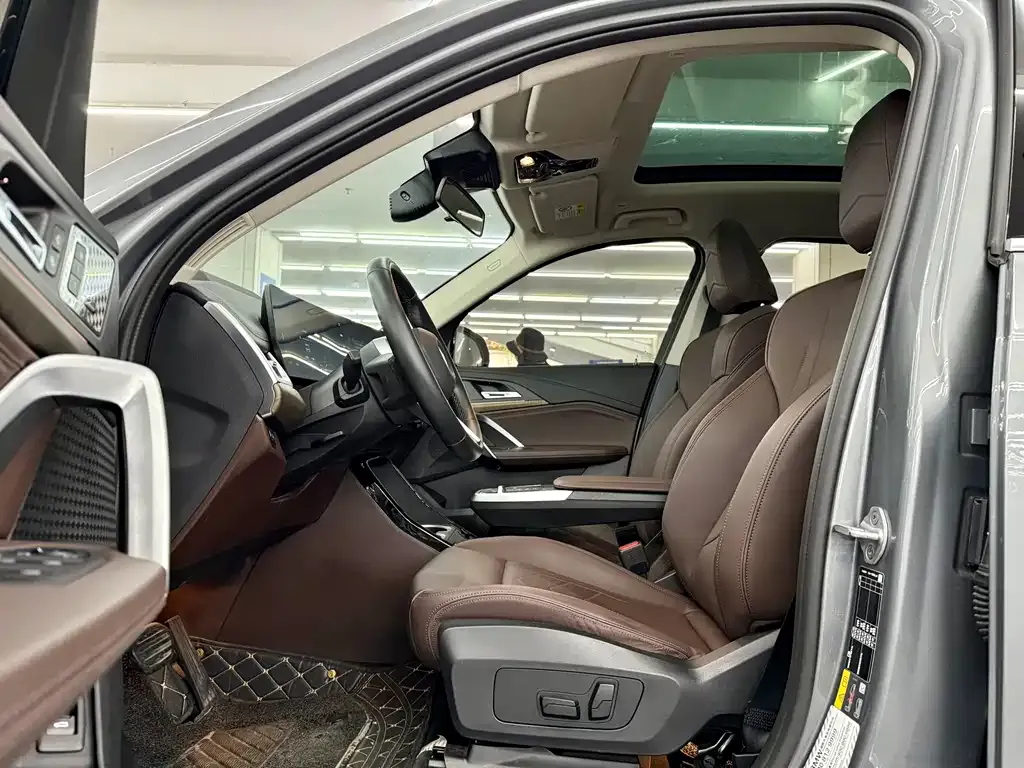 BMW iX1 2024 из CN, фото 8