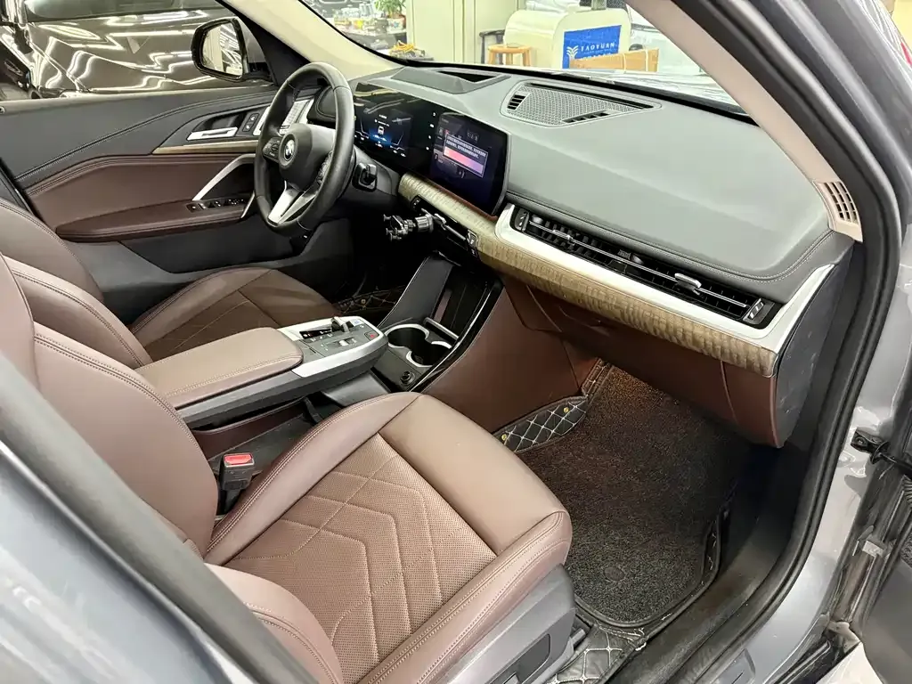 BMW iX1 2024 из CN, фото 9