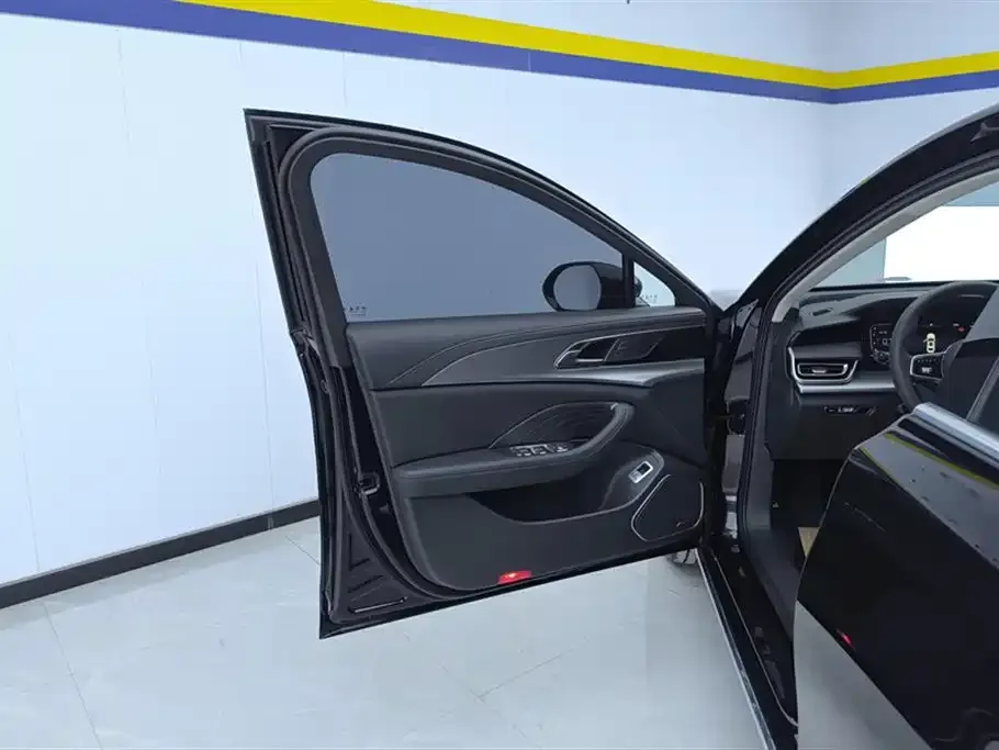 Hongqi H5 2024 из CN, фото 2