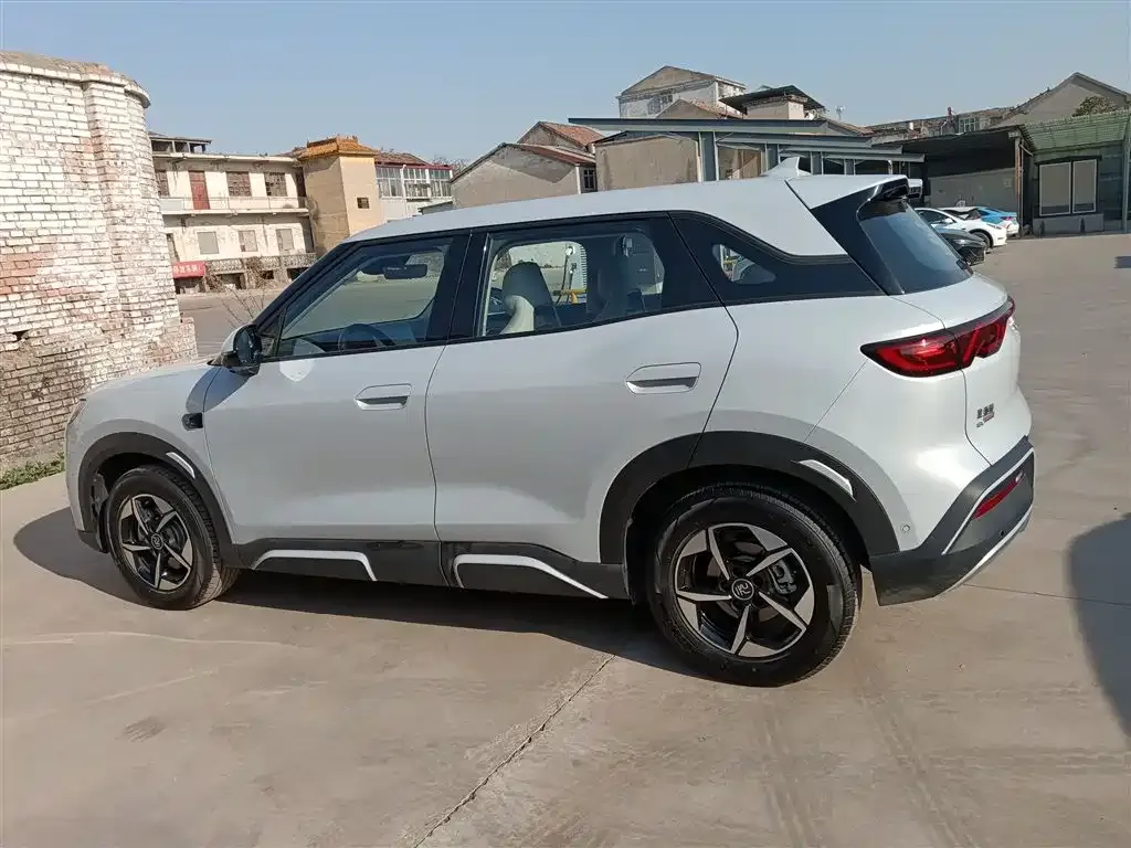 BYD Yuan UP 2025 из CN, фото 2