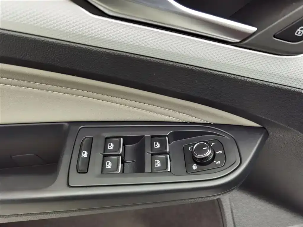 Volkswagen Golf 2021 из CN, фото 9