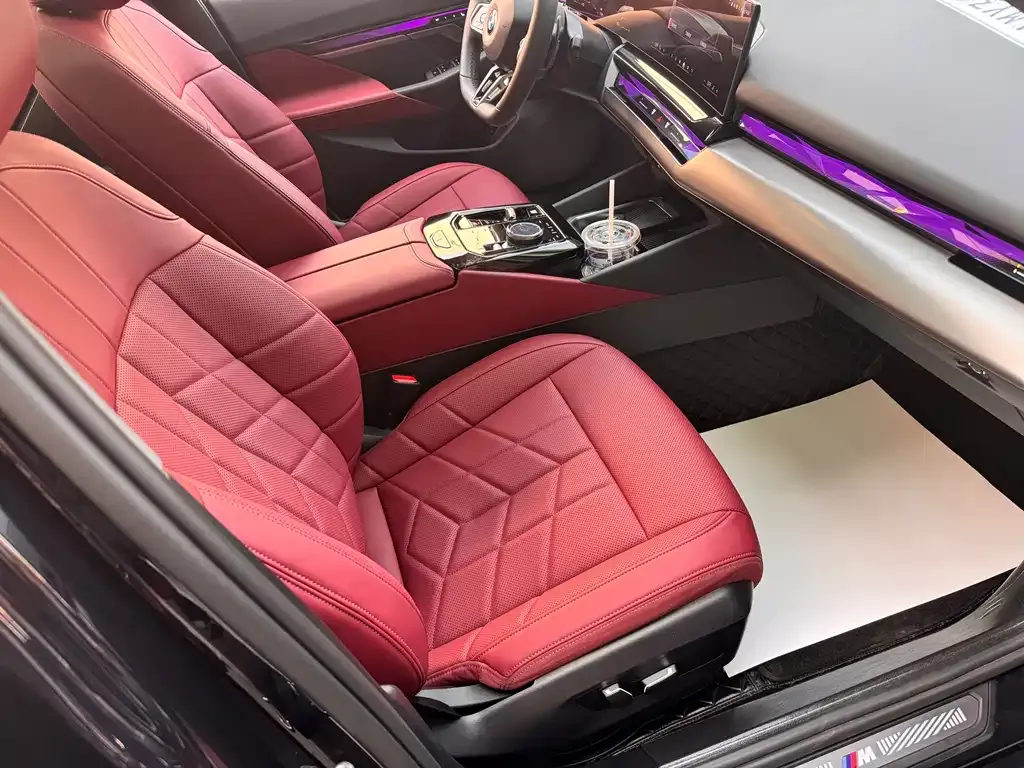 BMW 5 Series 2025 из CN, фото 10