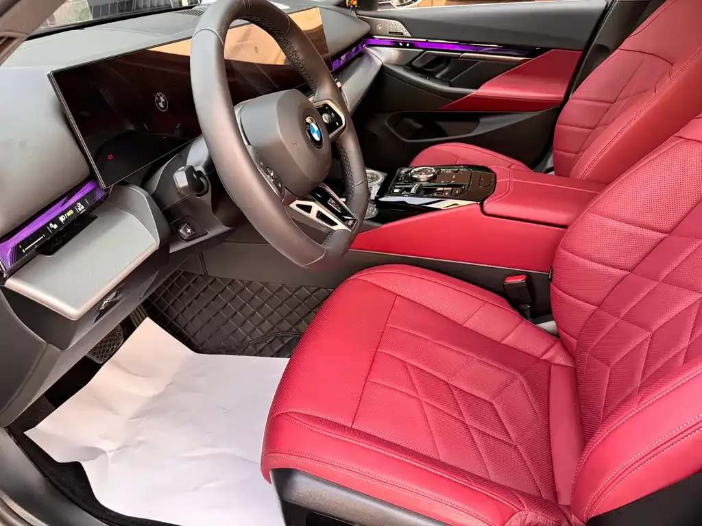 BMW 5 Series 2025 из CN, фото 8
