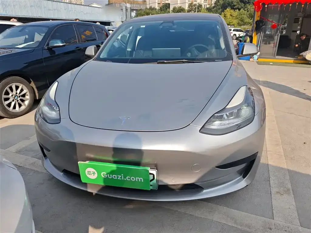 Tesla Model 3 — фото 3