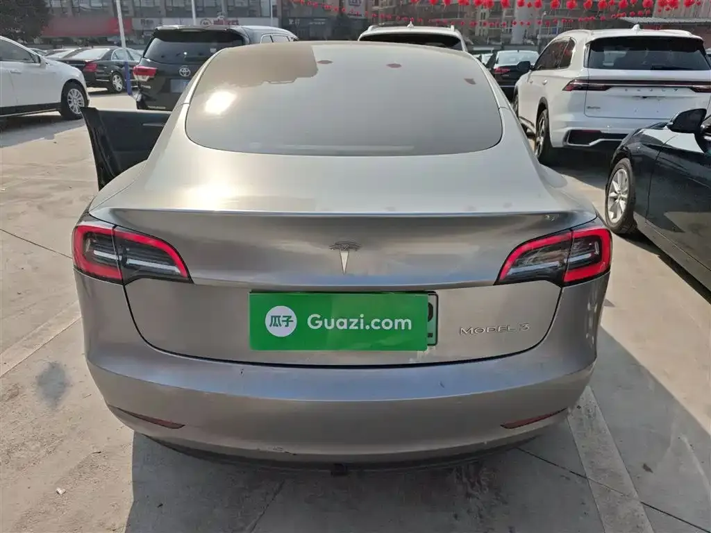 Tesla Model 3 — фото 4
