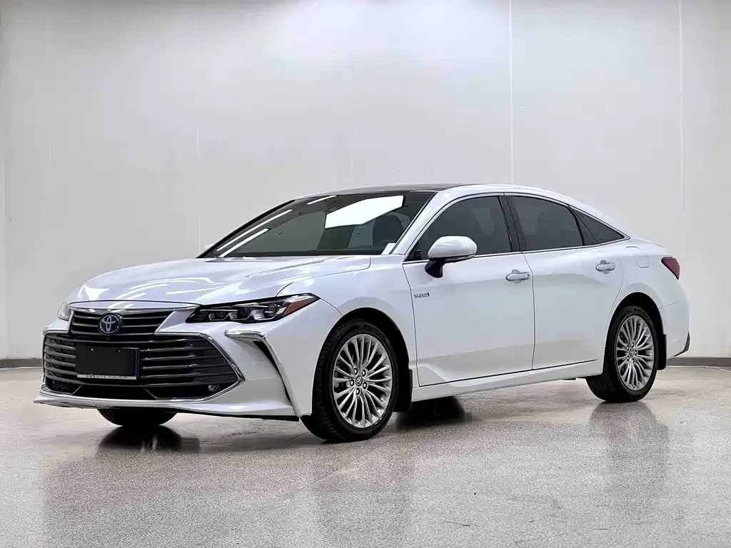 Toyota Avalon — фото 1