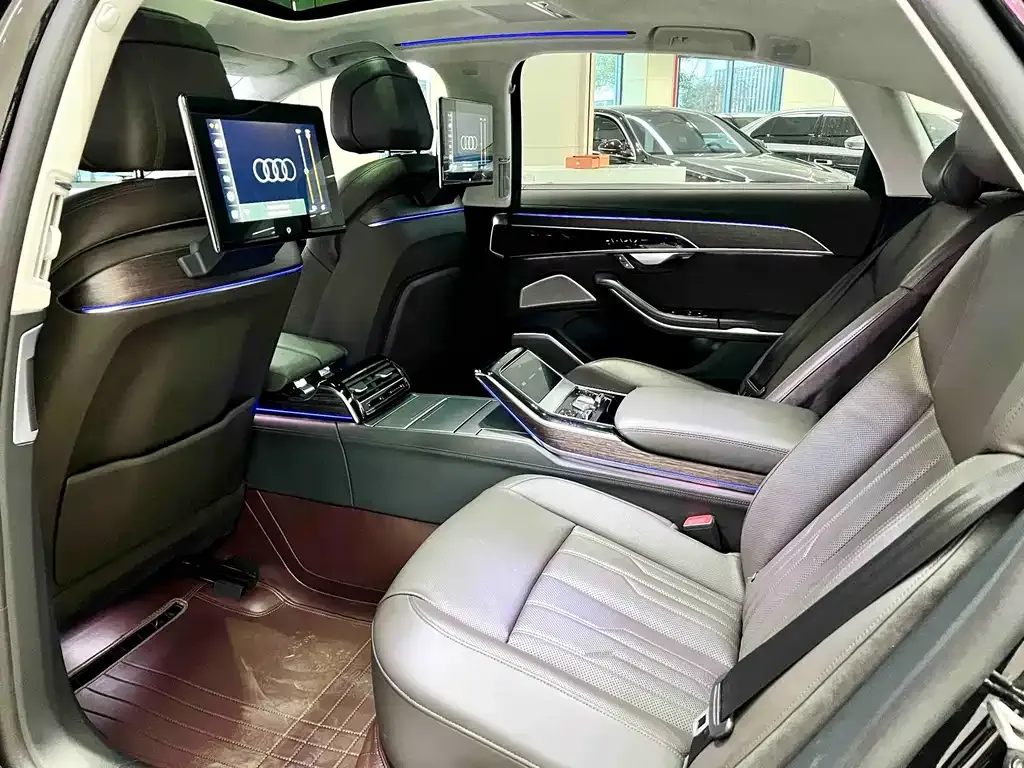 Audi A8 2022 из CN, фото 10