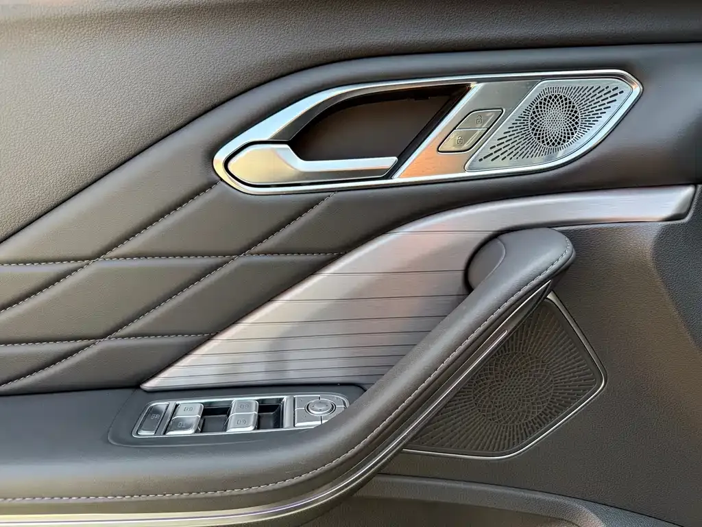 Hongqi HS7 PHEV 2024 из CN, фото 3