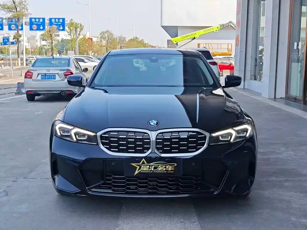 BMW 3 Series 2023 из CN, фото 1