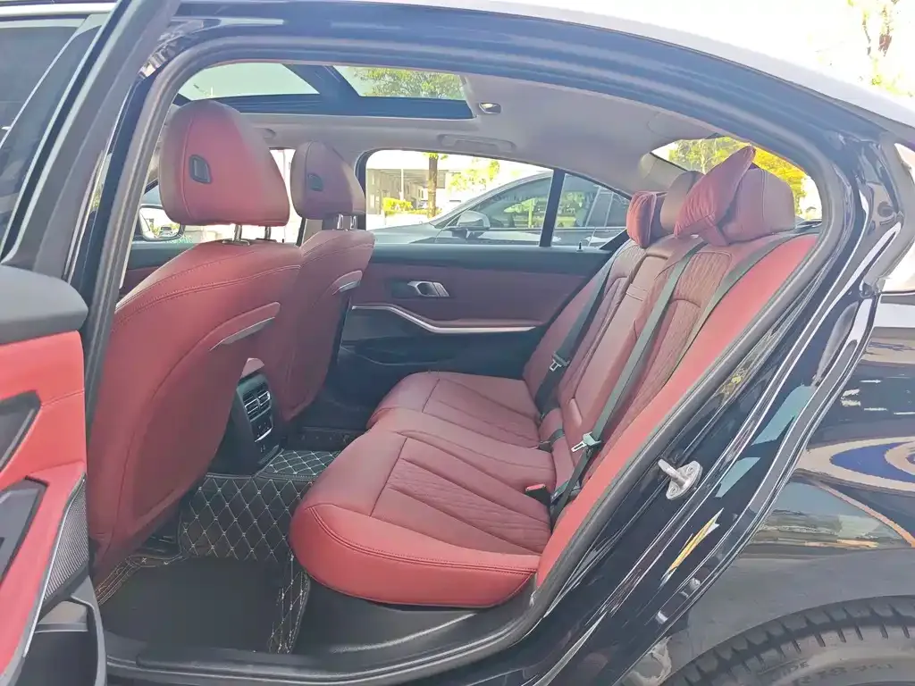 BMW 3 Series 2023 из CN, фото 8