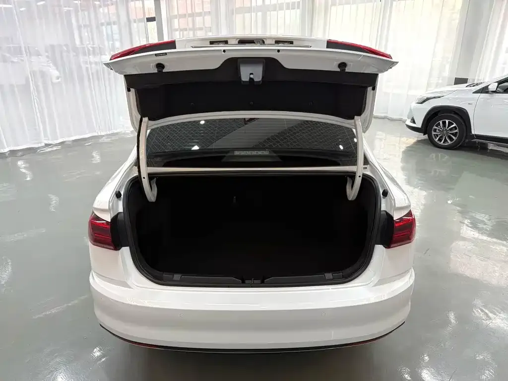 Volkswagen Bora 2021 из CN, фото 7