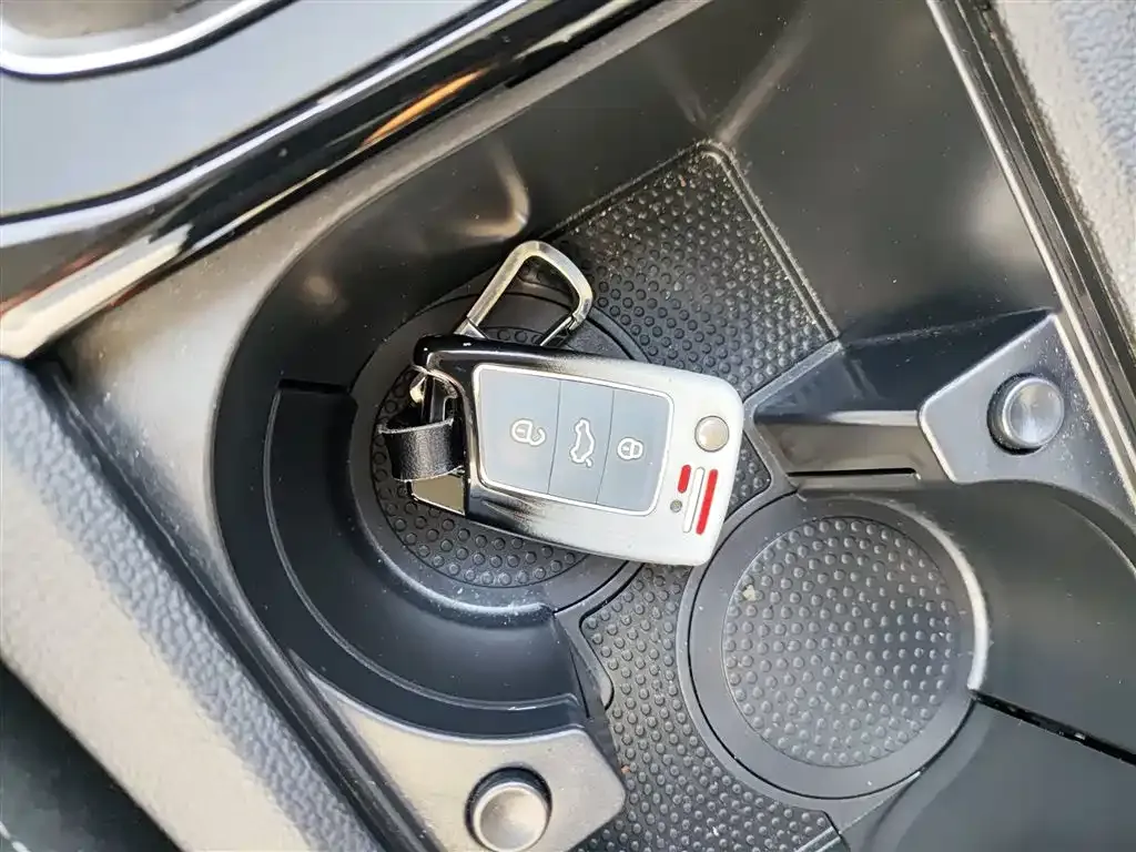 Volkswagen Sagitar 2023 из CN, фото 2