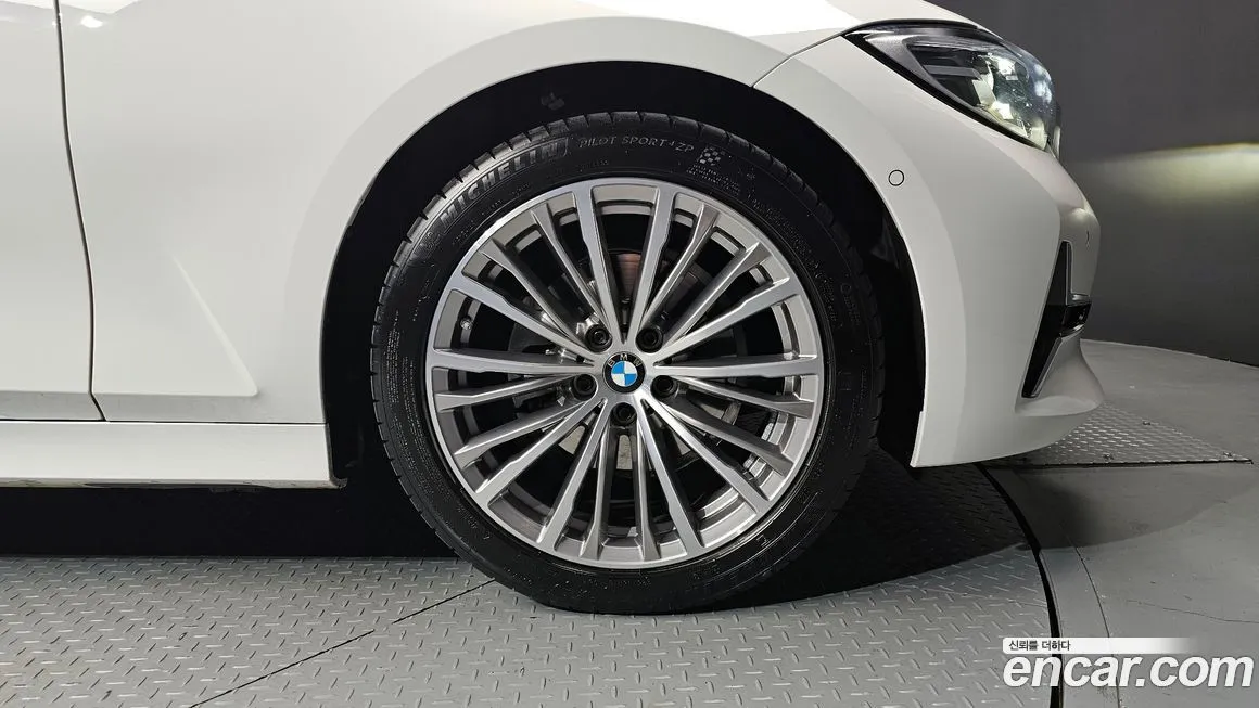 BMW 3-Series 2022 из KR, фото 7