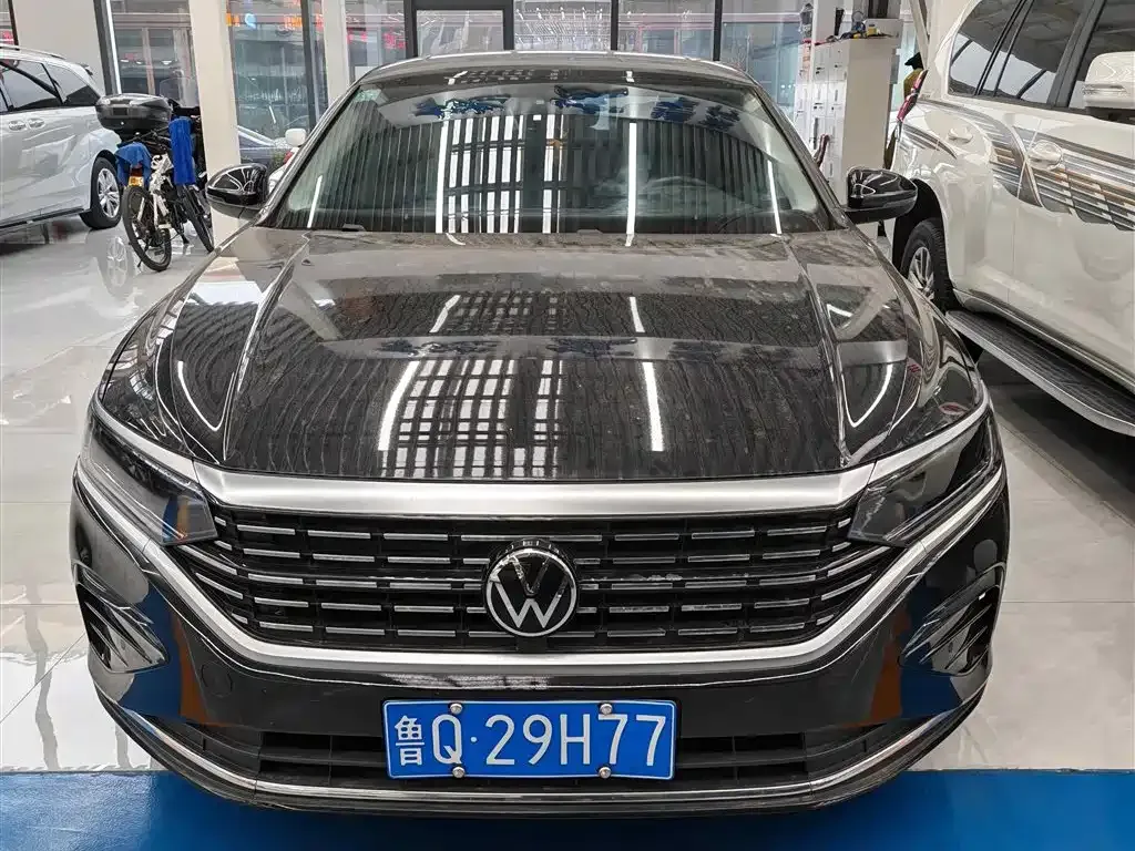 Volkswagen Passat — фото 1