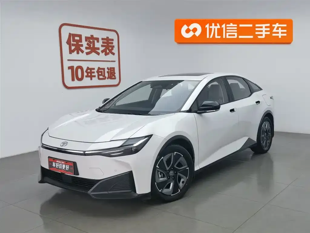Toyota bZ3 2024 из CN, фото 1