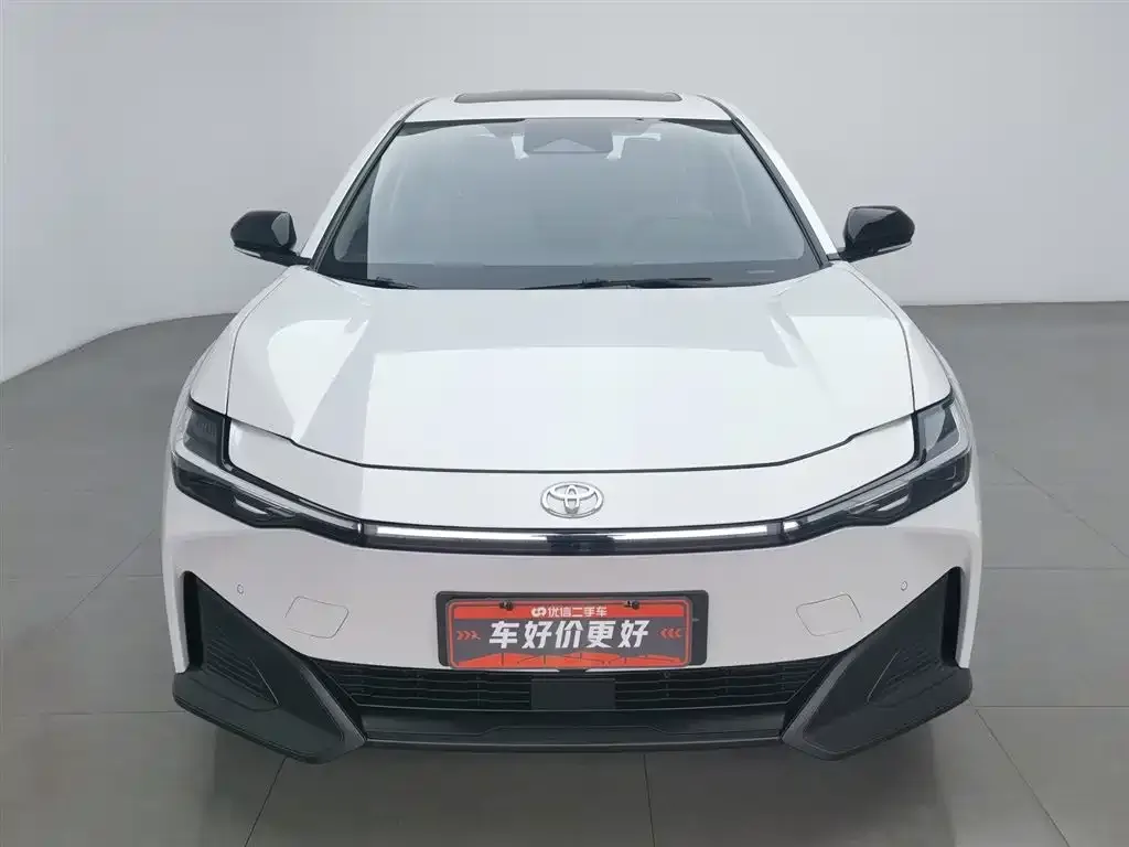 Toyota bZ3 2024 из CN, фото 2