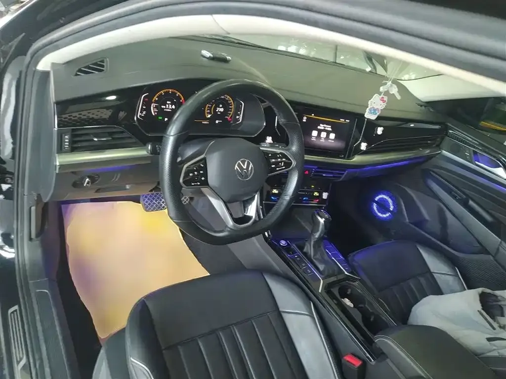 Volkswagen Passat 2023 из CN, фото 10