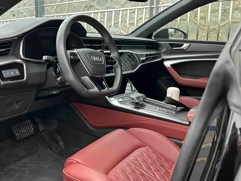 Audi A7L 2024 из CN, фото 7