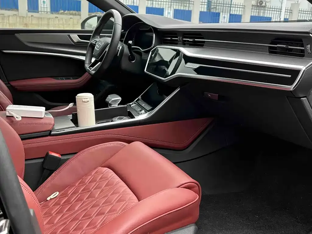 Audi A7L 2024 из CN, фото 3