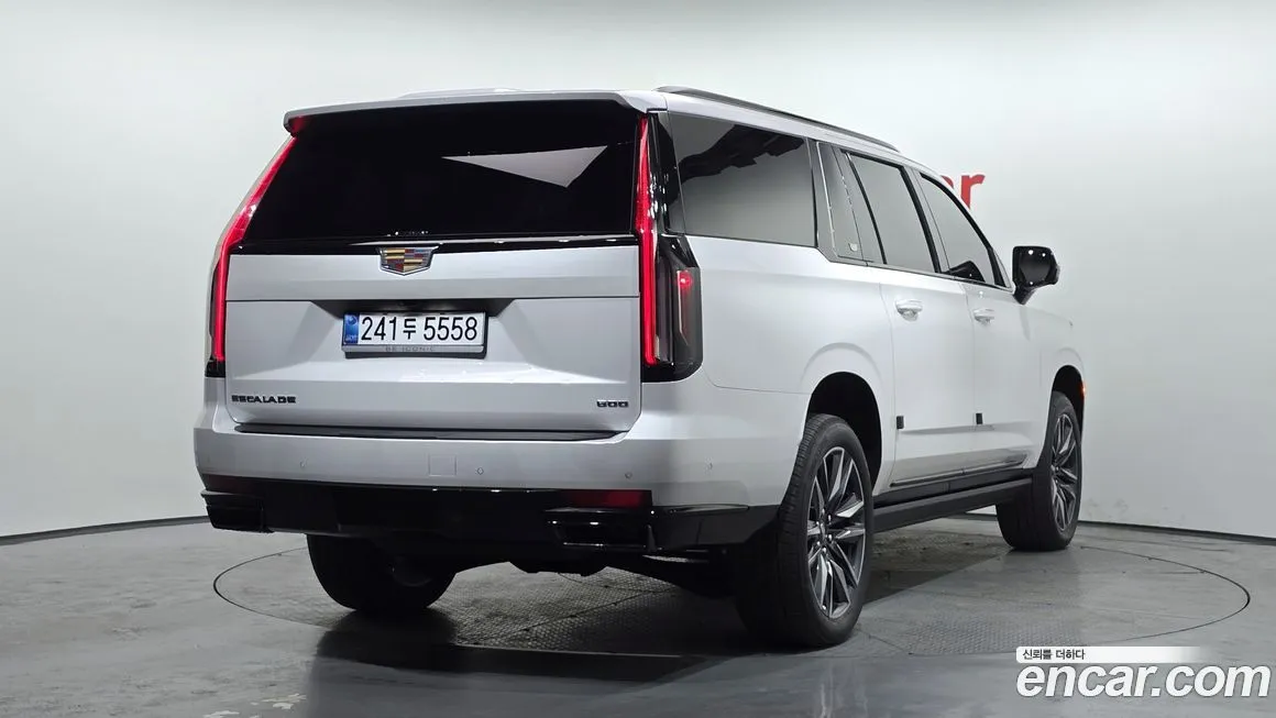 Cadillac Escalade 2023 из KR, фото 2
