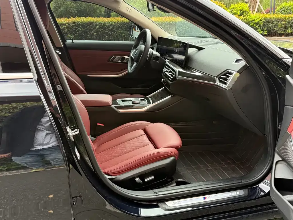 BMW 3 Series 2023 из CN, фото 5