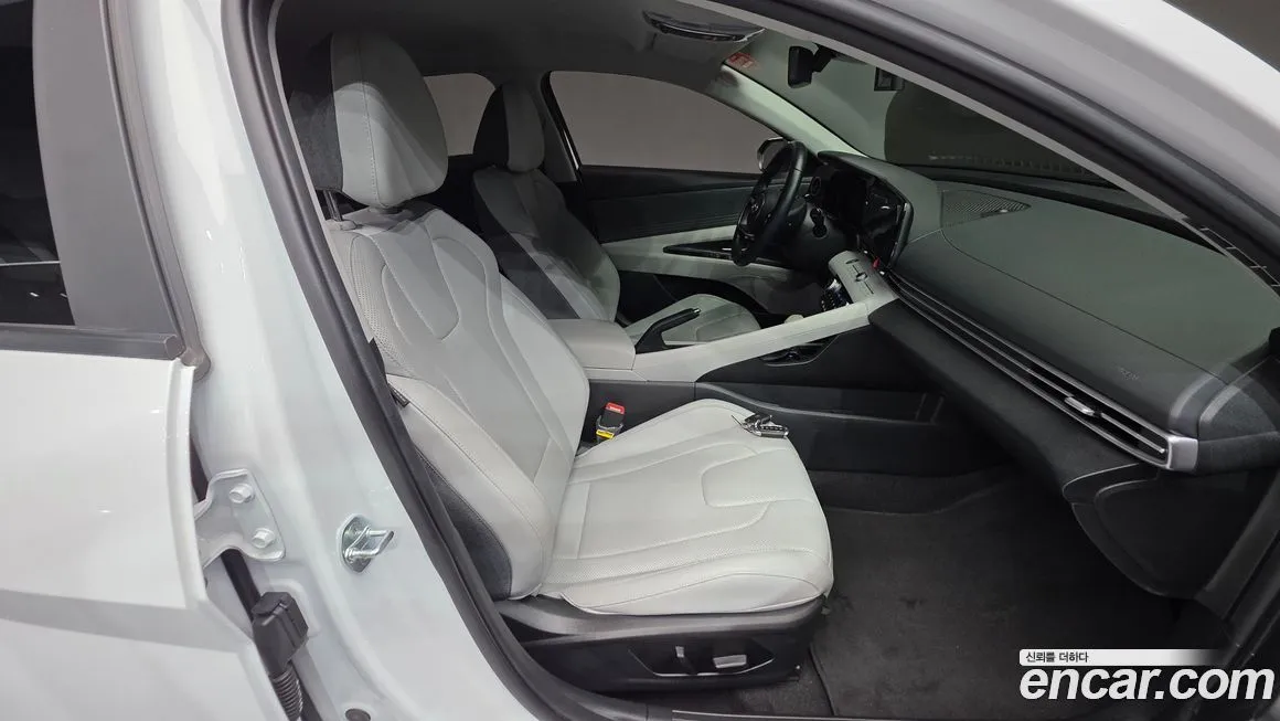 Hyundai AVANTE 2023 из KR, фото 4