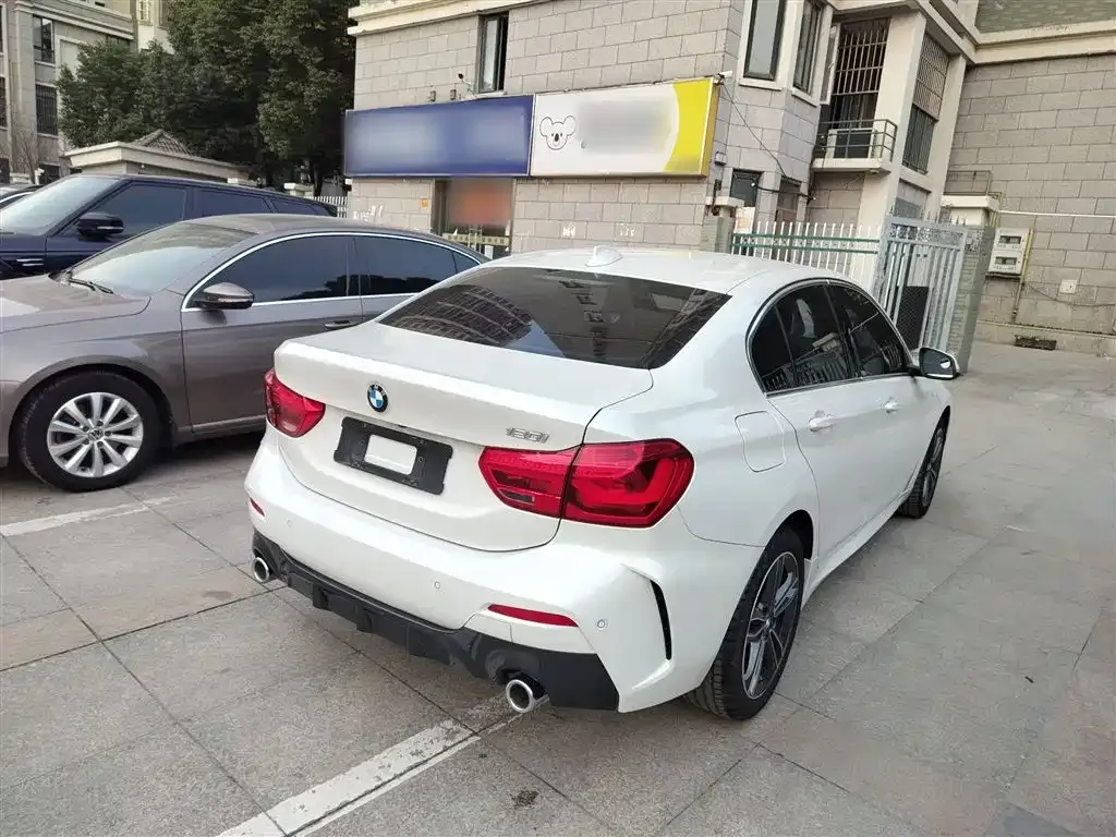 BMW 1 Series 2022 из CN, фото 3
