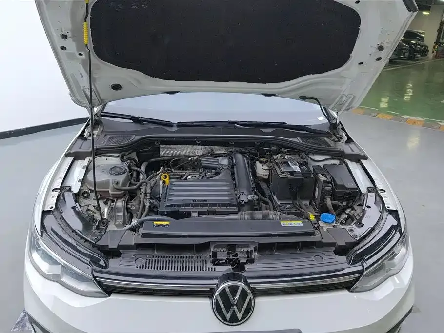 Volkswagen Golf 2024 из CN, фото 6