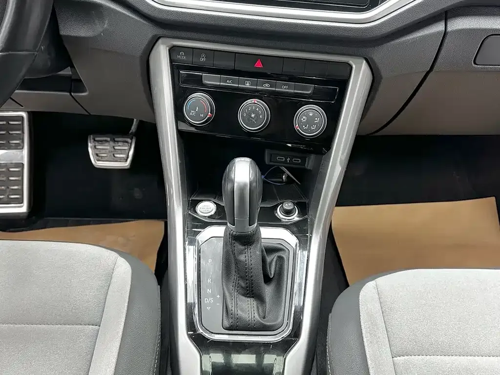 Volkswagen T-Roc 2022 из CN, фото 8