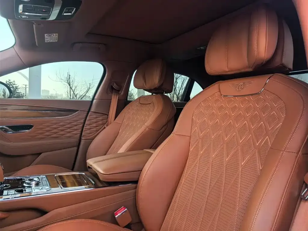 Bentley Flying Spur PHEV 2023 из CN, фото 7