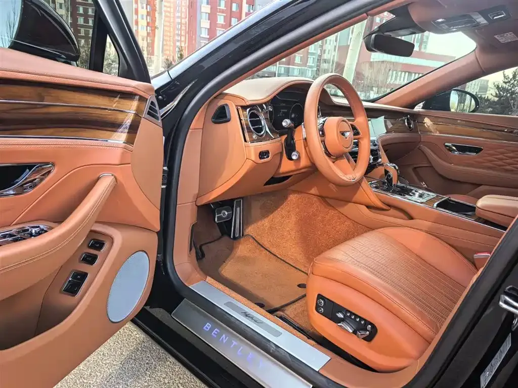 Bentley Flying Spur PHEV 2023 из CN, фото 6