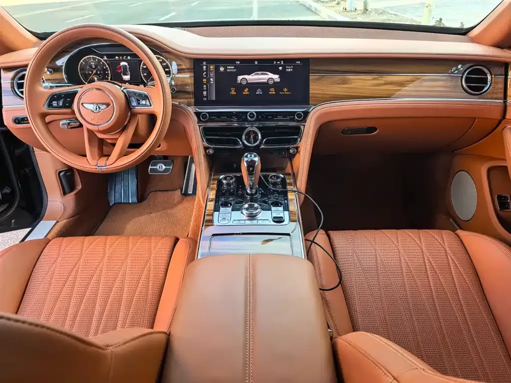 Bentley Flying Spur PHEV 2023 из CN, фото 9